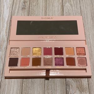 Sigma Cor-De-Rosa Palette